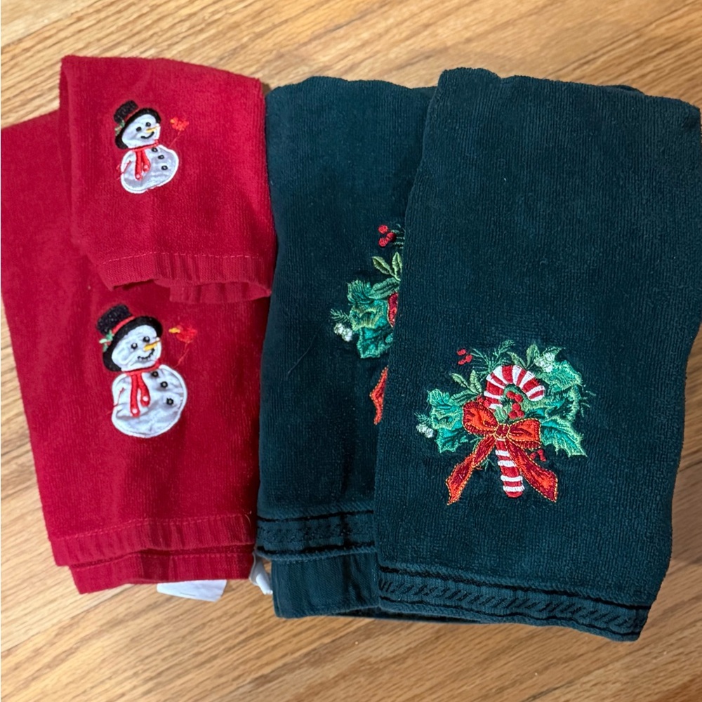 Festive Holiday Towels Set - Red and Green